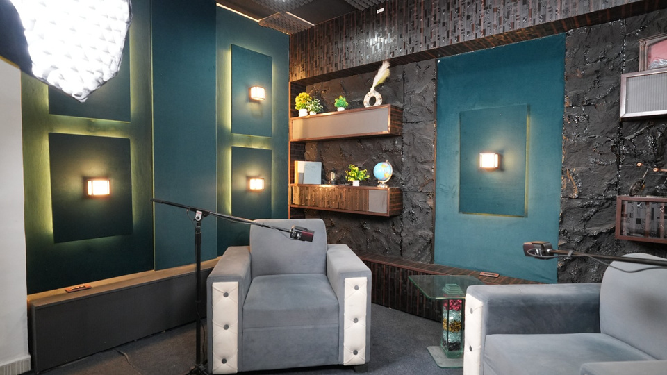 Studio 6 — Single chair set with dramatic lighting